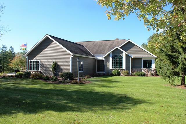 Property Photo: 7851 Pathfinder Ln WI 53090