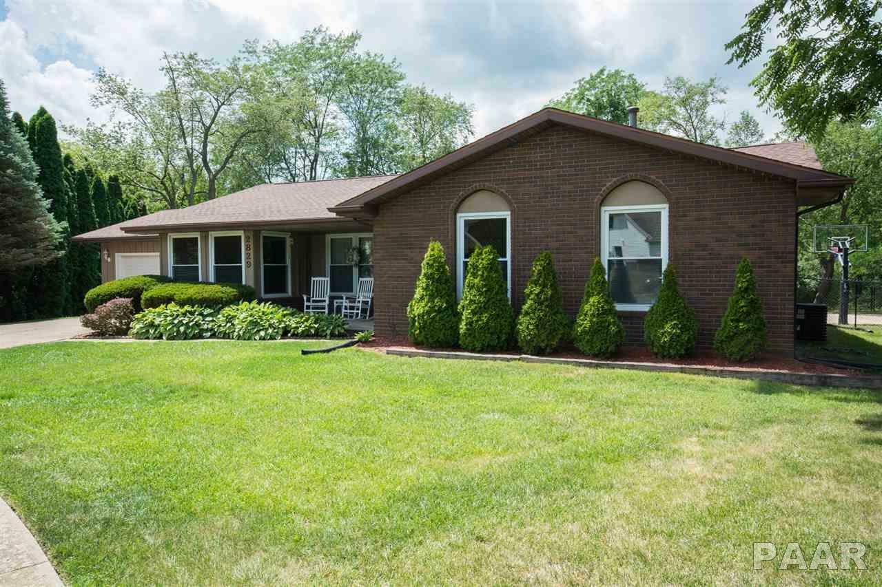 Property Photo: 2829 W Briarcliffe Lane IL 61604