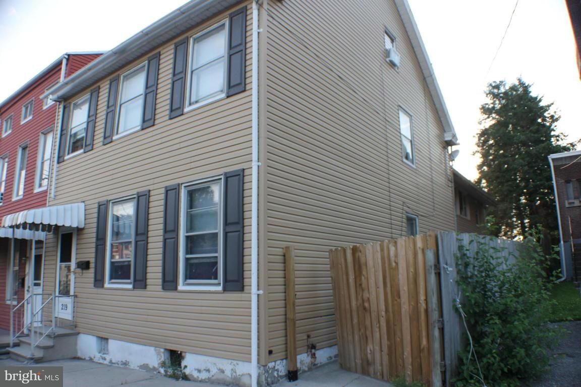Property Photo:  219 Walnut Street  PA 17512 