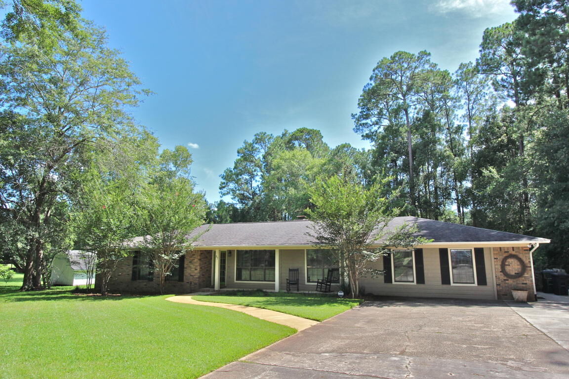 Property Photo: 87 Pine Shores Road FL 32435