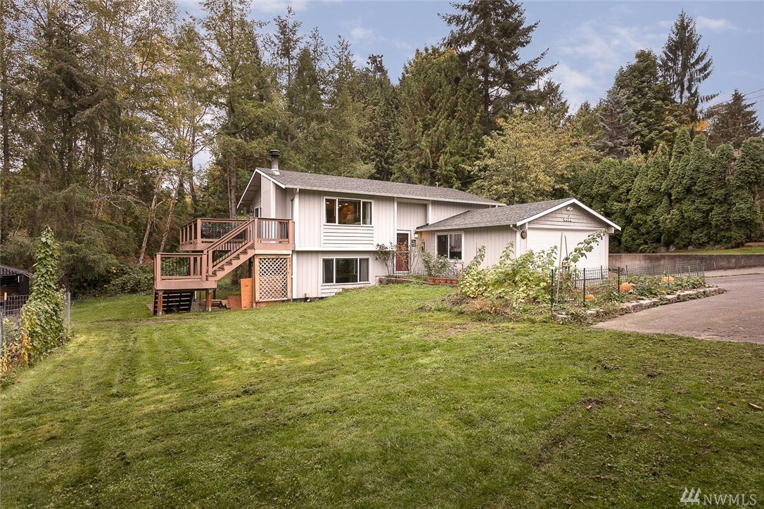 Property Photo:  6424 NE 198th St  WA 98028 