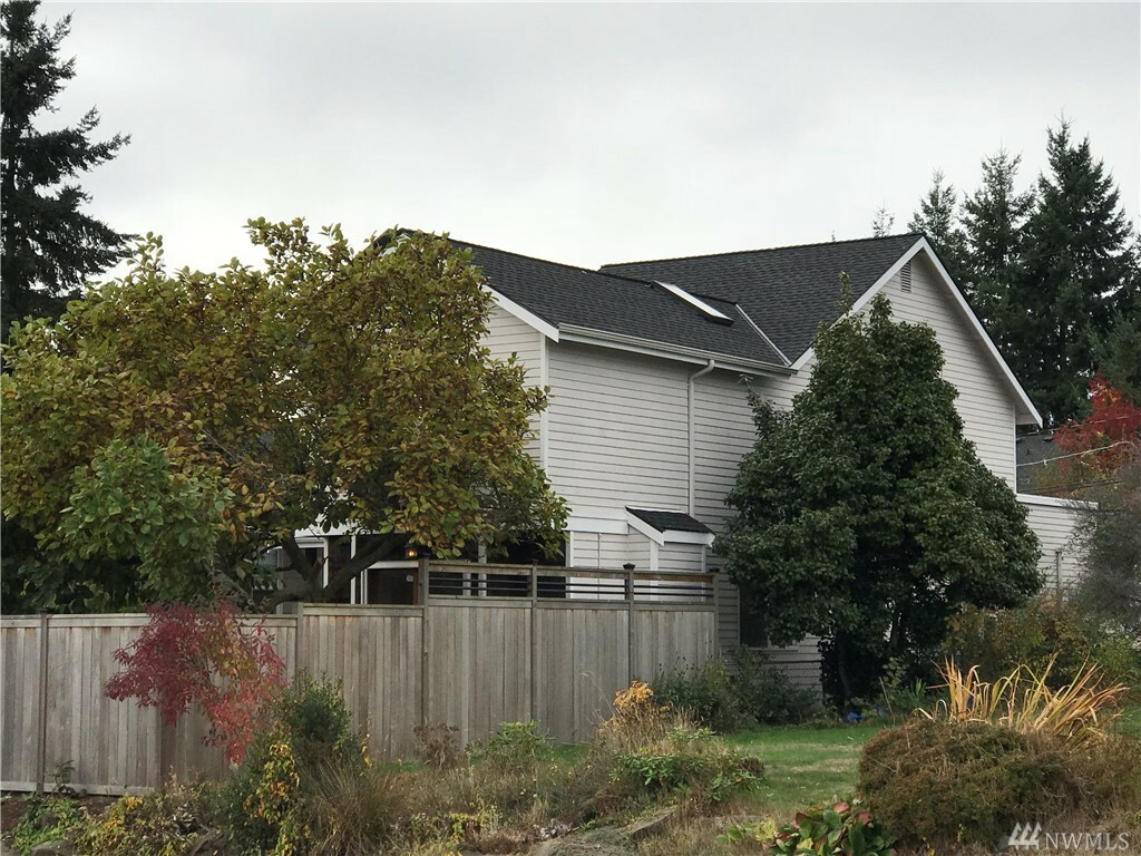 Property Photo: 4135 40th Ave SW WA 98116