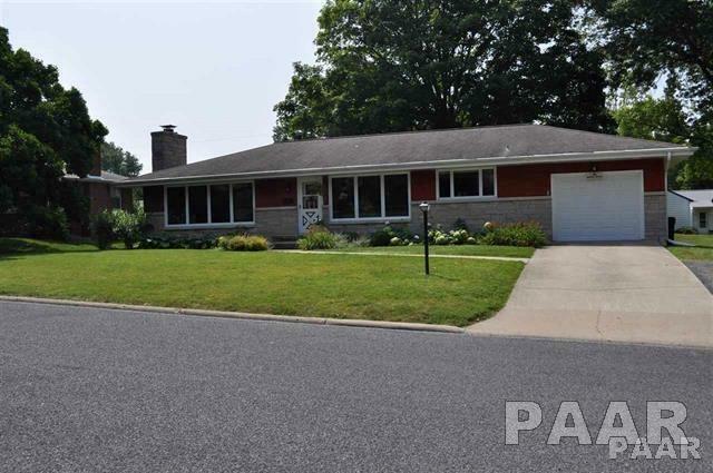 Property Photo:  512 W Maple  IL 61530 