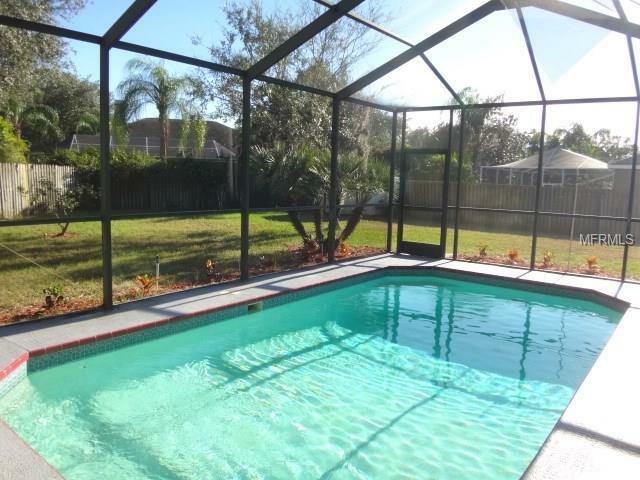 Property Photo:  2209 Longmore Circle  FL 33596 