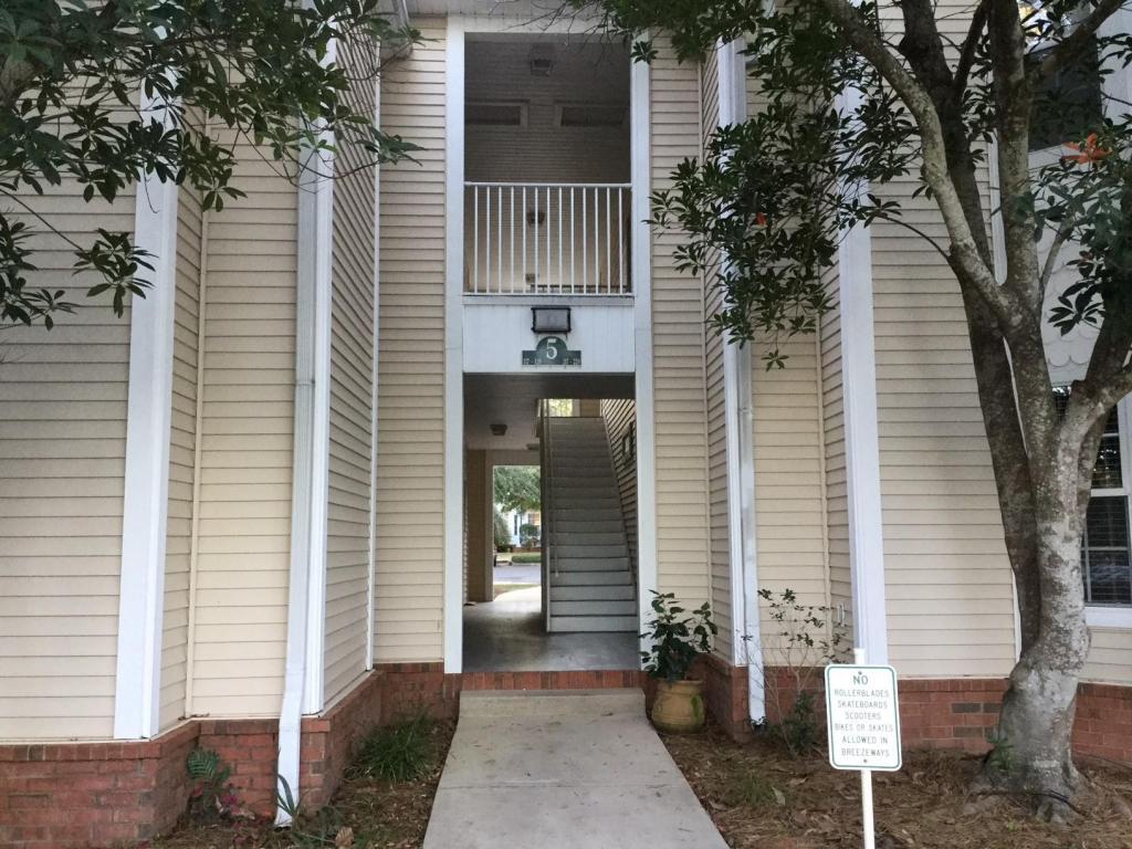 Property Photo: 1501 N Partin Drive Unit 218 FL 32578