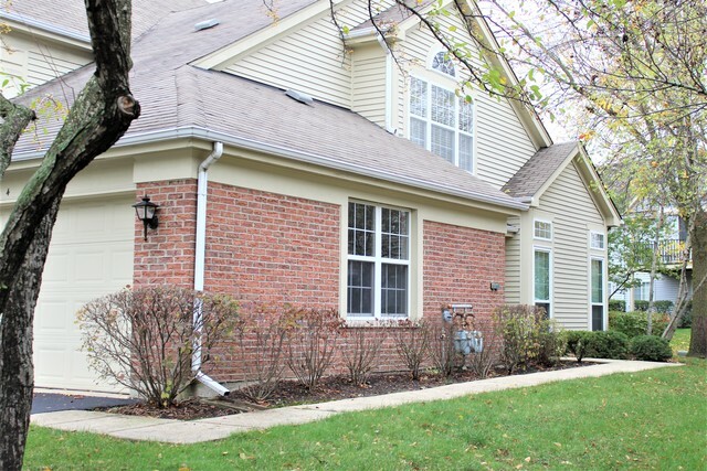 Property Photo: 1603 Columbia Circle 4 IL 60103