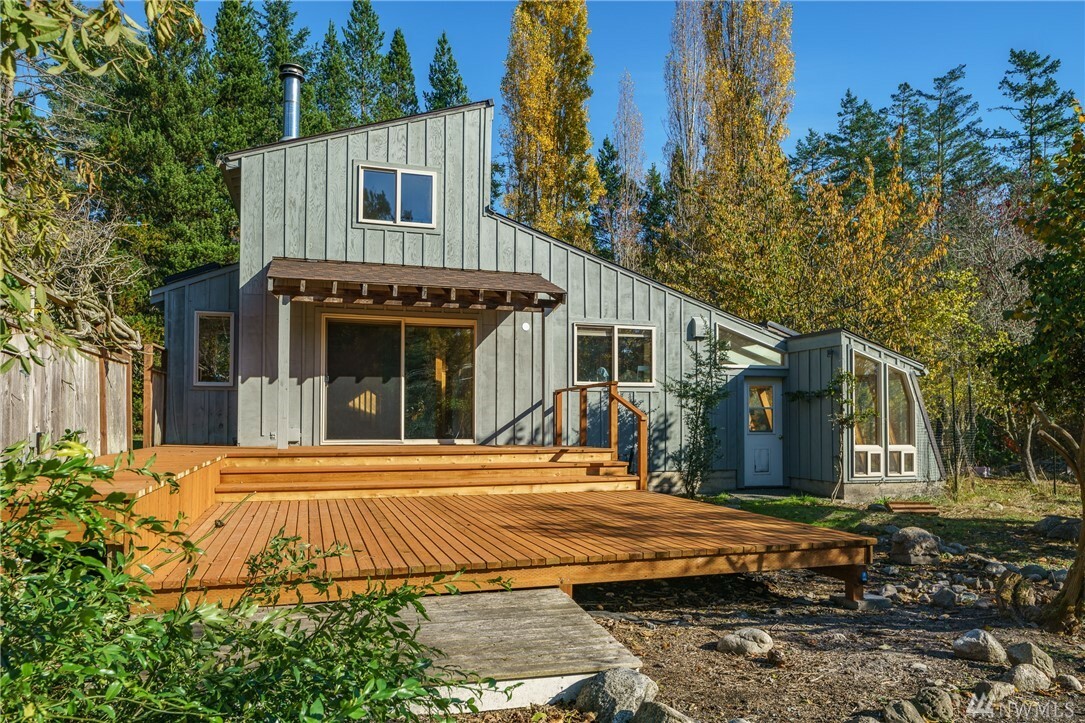 Property Photo: 80 Port Stanley Rd WA 98261