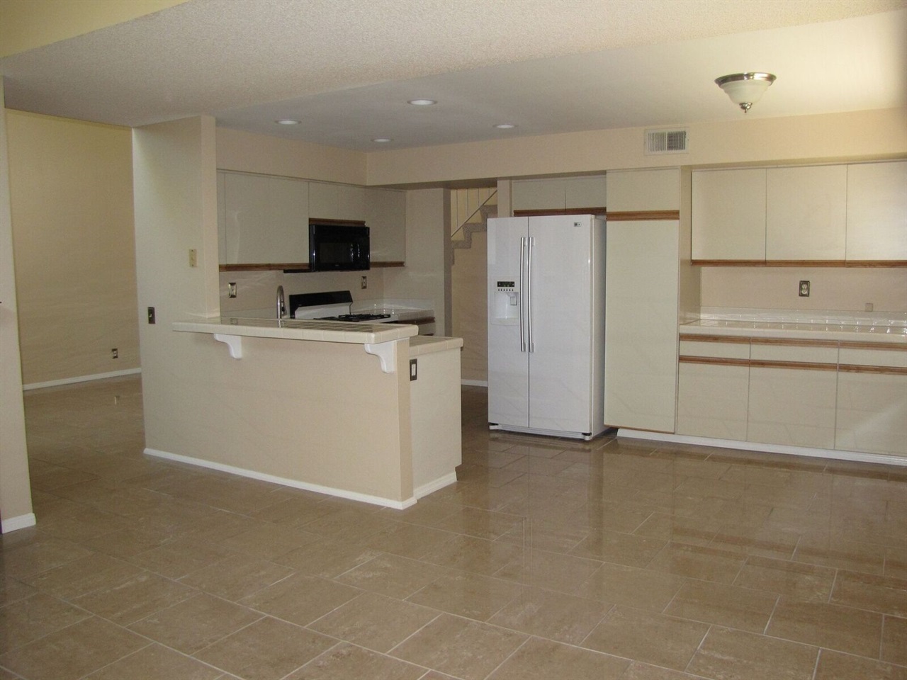 Property Photo: 1762 Corte Ventana CA 92056