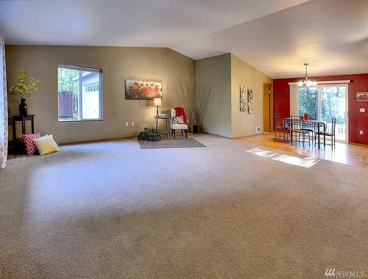 Property Photo: 13608 132nd St Ct Kp N WA 98329