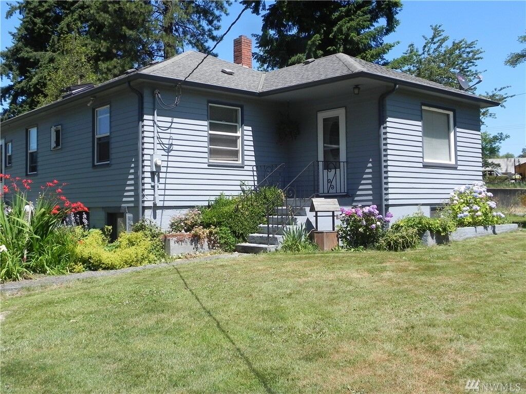 Property Photo: 3025 300 St NW WA 98292