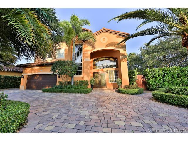 Property Photo: 16721 NW 78th Ct FL 33016
