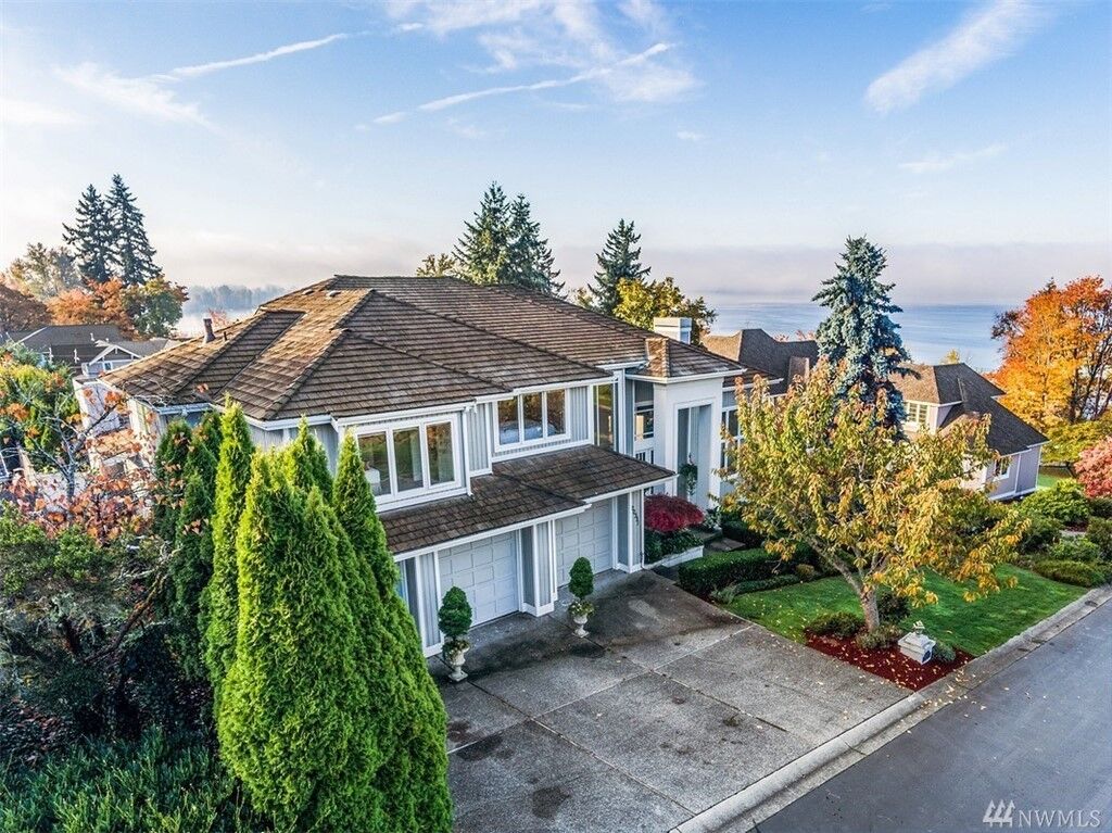 Property Photo: 20331 NE 15th Place WA 98074