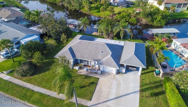 Property Photo:  865 NE Vance Circle NE  FL 32905 