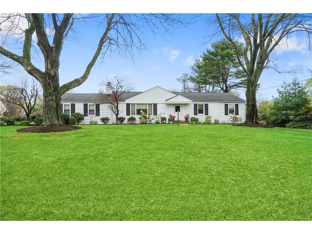 Property Photo:  224 Hillair Circle  NY 10605 