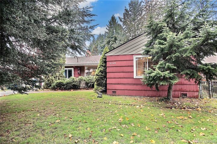 Property Photo:  3247 NE 97th St  WA 98115 
