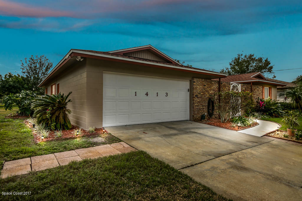 Property Photo:  1413 Turnesa Drive  FL 32780 