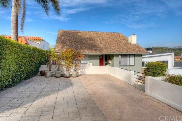 Property Photo: 821 Avenue A CA 90277