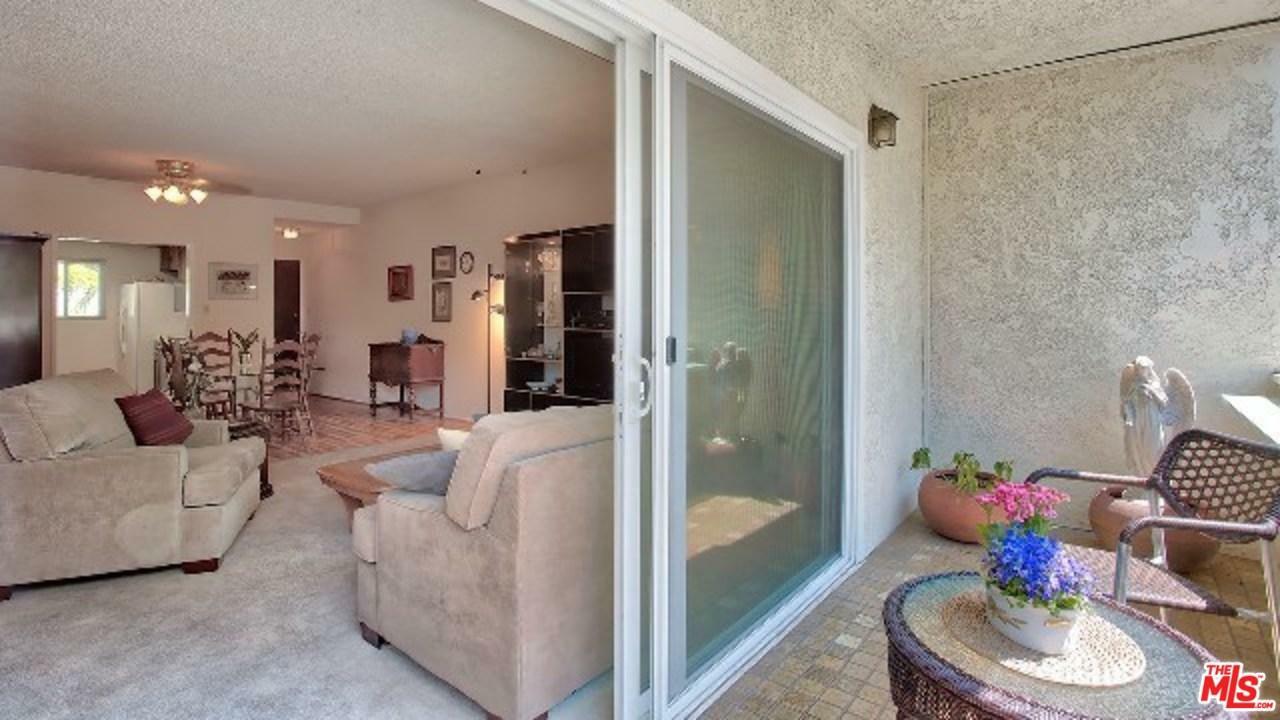 Property Photo:  1228 N La Cienega 104  CA 90069 