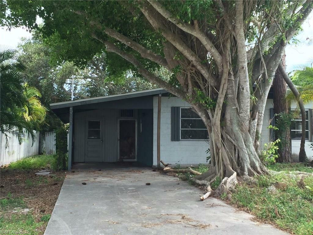 Property Photo:  538 110th Ave  FL 34108 