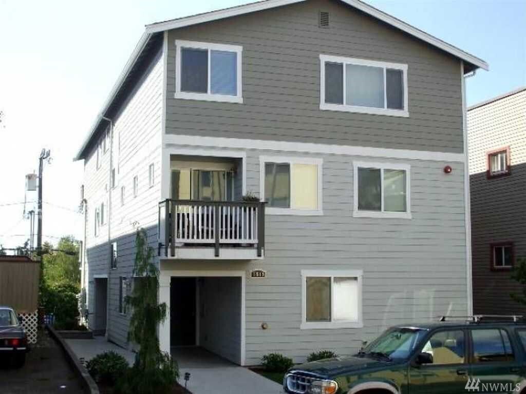 Property Photo: 5519 15th Ave NE 4 WA 98105