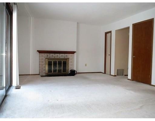 Property Photo: 17 Beekman Dr 17 MA 01001