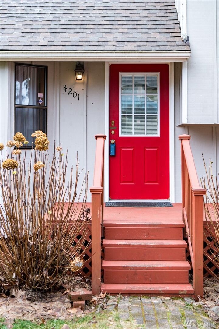 Property Photo:  4201 S 273rd Place  WA 98001 