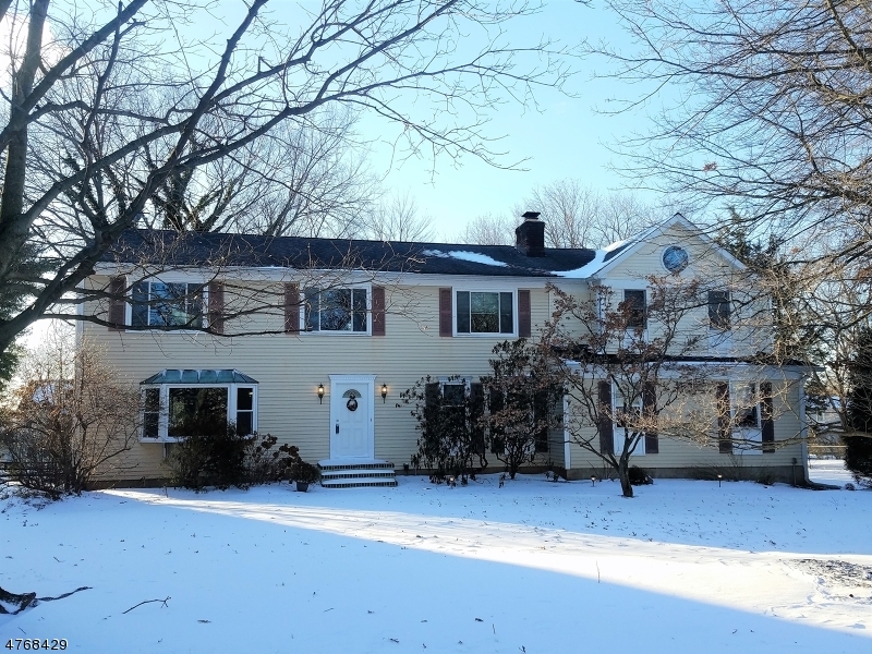 Property Photo:  14 Normandie Ln  NJ 08869 