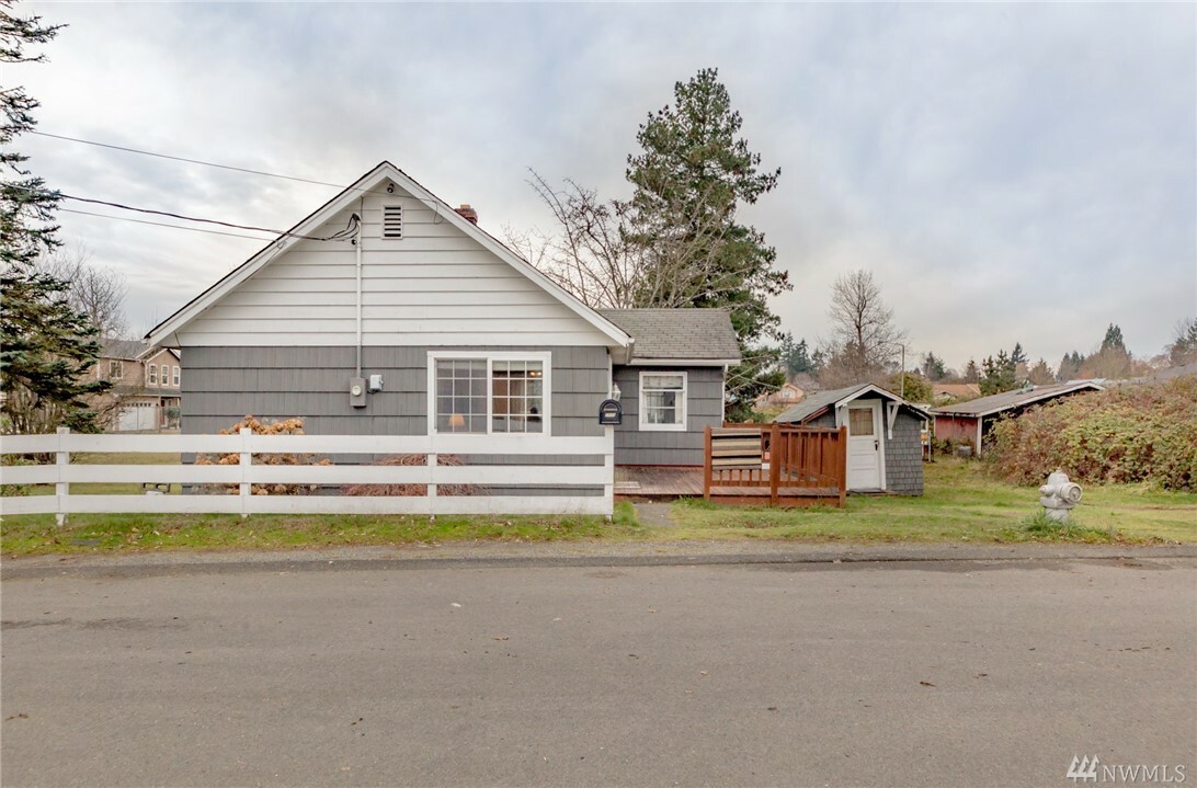 Property Photo:  2940 57th Ave NE  WA 98422 