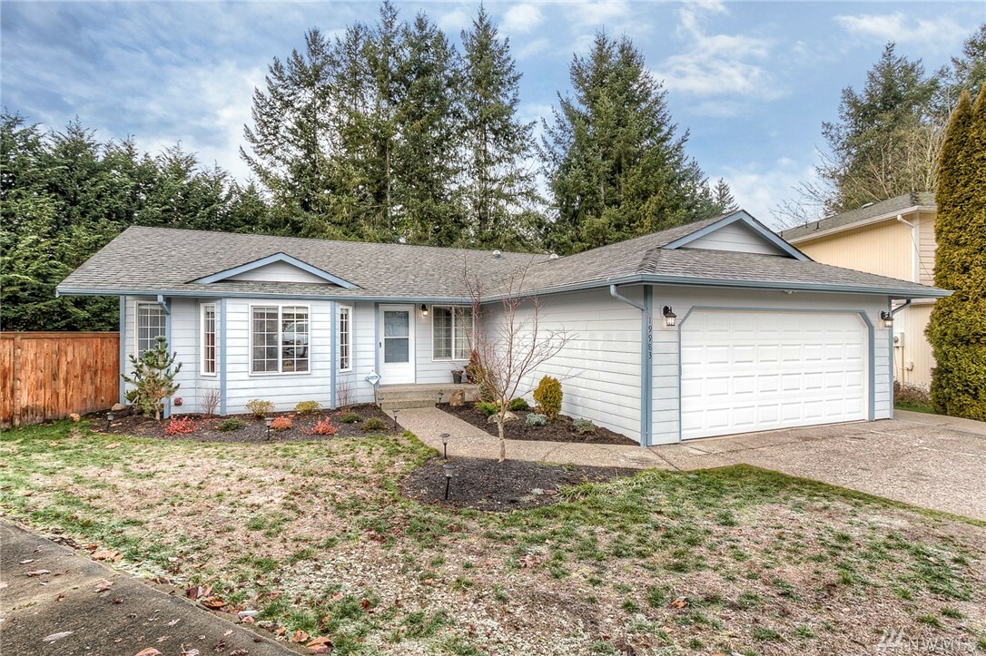 Property Photo: 19983 SE 259th Ct WA 98042