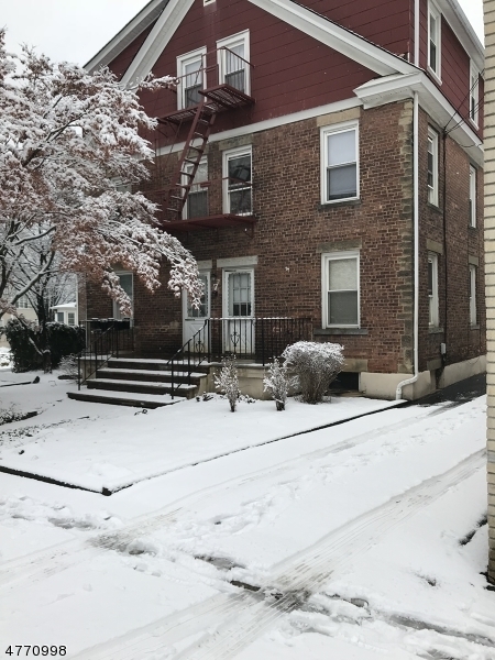 Property Photo: 7 Community Pl 1R NJ 07940