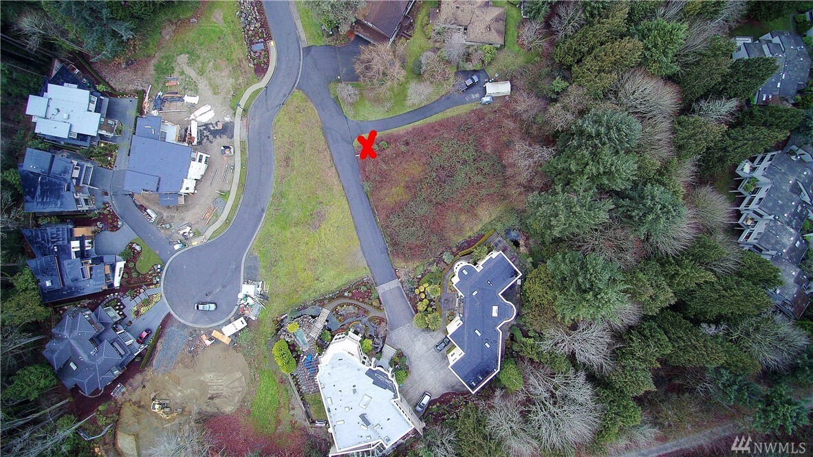 Property Photo:  104 Xx NE 43rd St  WA 98033 