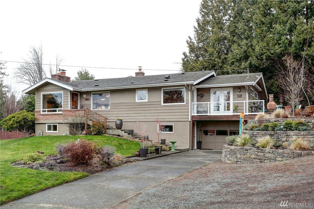 Property Photo:  2909 Haggin St  WA 98226 