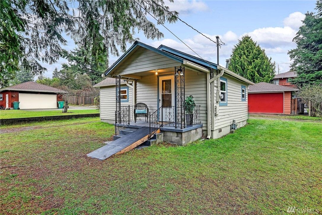 Property Photo:  10528 3rd Ave NW  WA 98177 