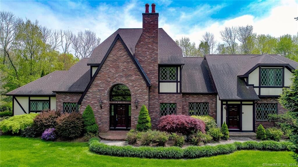 Property Photo:  3 Stanwich Lane  CT 06013 