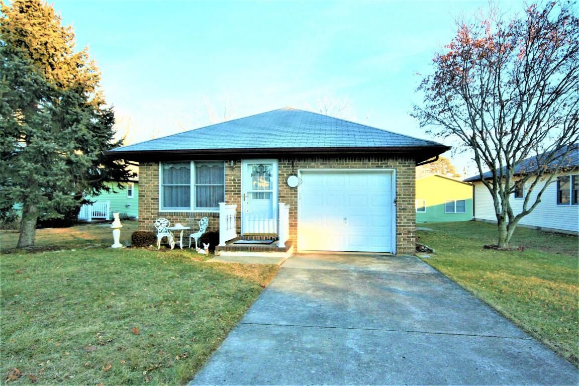 Property Photo:  35 Magnolia Road  NJ 08050 