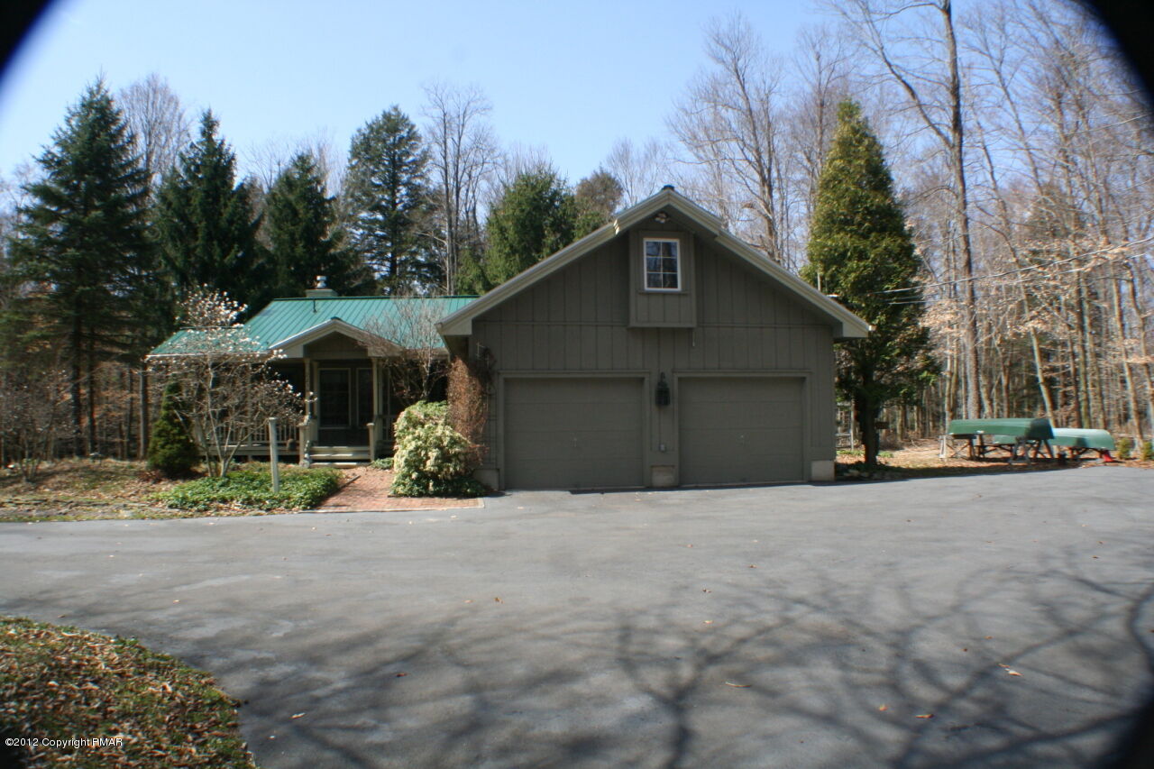 Property Photo: 1104 Forest Rd West PA 18347