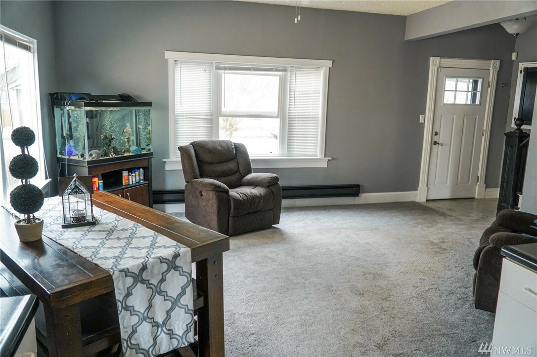 Property Photo: 3912 S Thompson Ave WA 98418