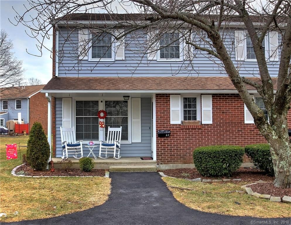 Property Photo: 23 Greenwich Way 23 CT 06460