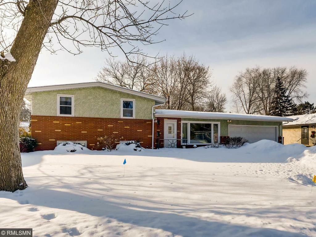 Property Photo:  2184 Mohawk Road E  MN 55109 