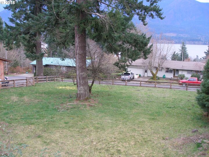 243 NE Hillcrest  Stevenson WA 98648 photo