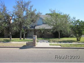 Property Photo: 1809 E Robertson Avenue TX 76522