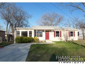 Property Photo:  105 E Reagan Avenue  TX 76522 