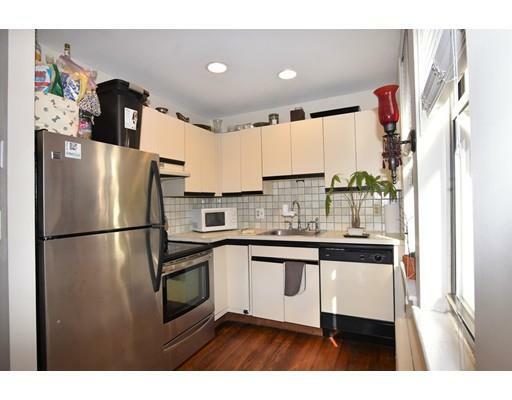 Property Photo:  57 Charter St 3D  MA 02113 