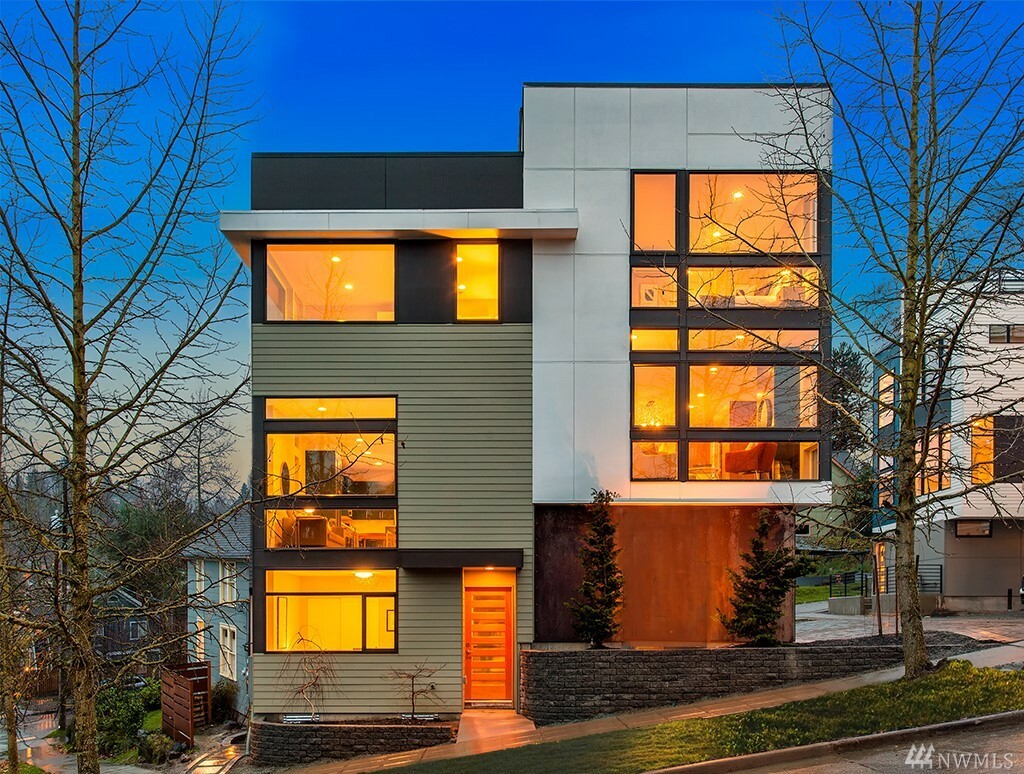 Property Photo: 2617 E John St WA 98112
