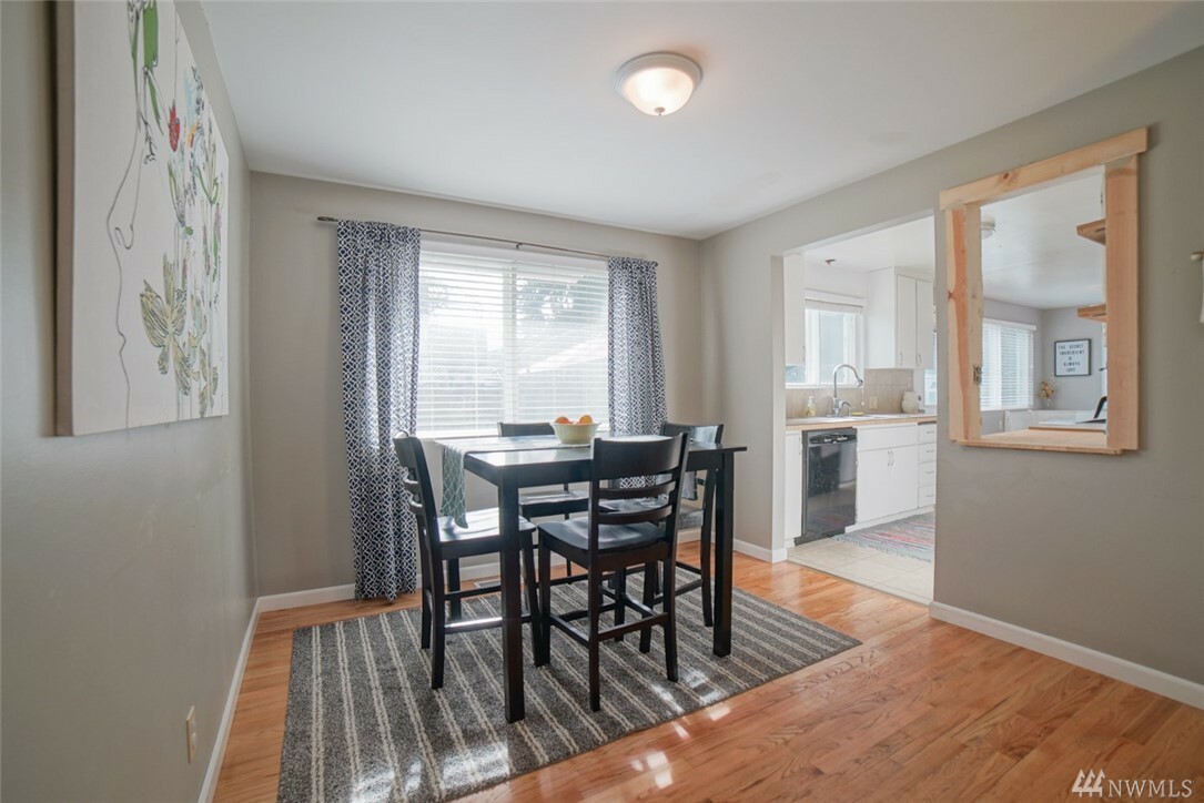 Property Photo: 645 S 195th St WA 98148