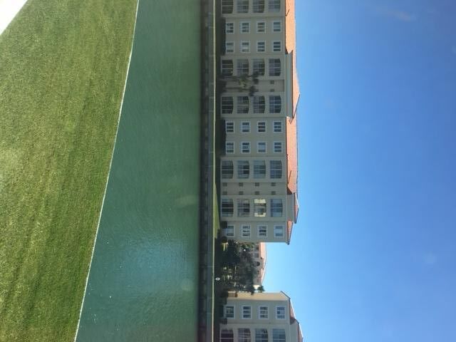 Property Photo:  8 Harbour Isle Drive E 202  FL 34949 