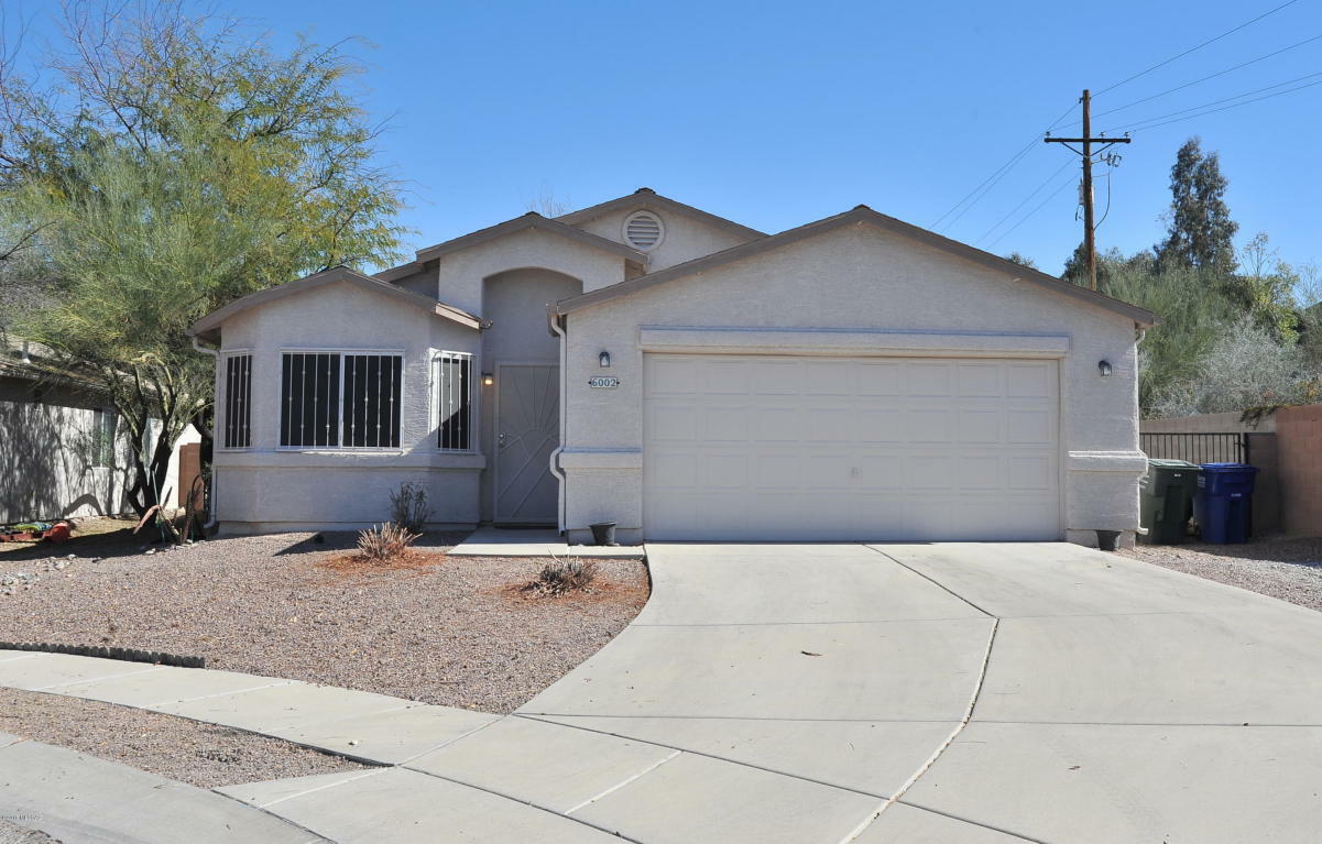 Property Photo:  6002 N Applesauce Court  AZ 85741 