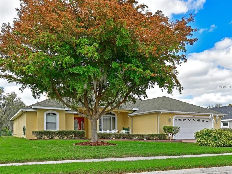 Property Photo:  8803 71st Avenue E  FL 34221 