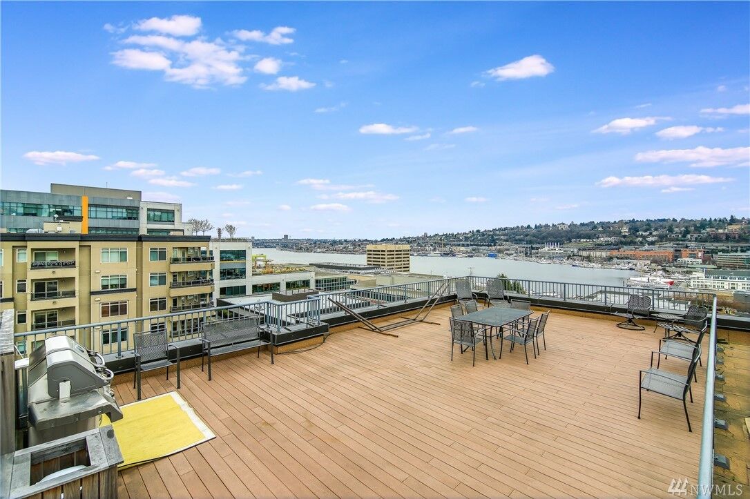 Property Photo:  900 Aurora Ave N 507  WA 98109 