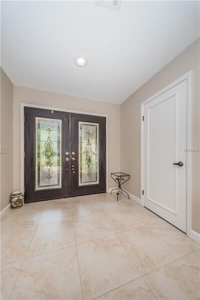 Property Photo:  10404 Oakbrook Drive  FL 33618 